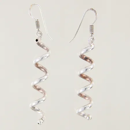 Örhängen spiralform 50x2mm GHA silver 925/1000 Vikt: 4,4 g