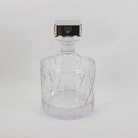 Karaff City Orrefors design Martti Rytkönen, höjd 20 cm, Ø 12,2 cm, mindre obetydliga repor undertill Skickas med postpaket.