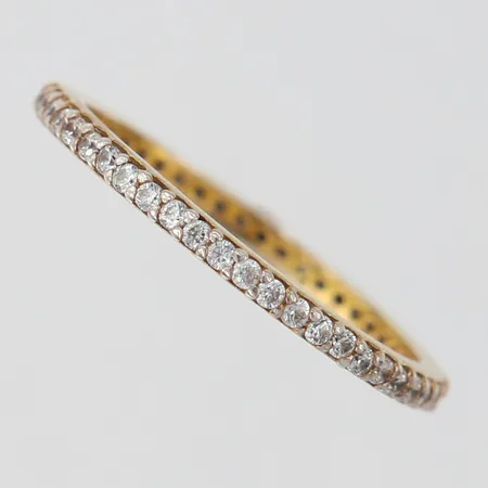 Ring med stenar helallians stl:18 bredd 1,7mm ostämplat förgyllt Silver 925/1000. Vikt: 1,3 g
