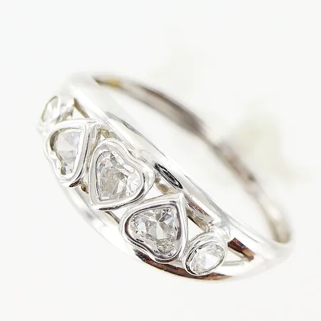 Ring stl:19 bredd 2-8mm vita stenar vitguld 14K Vikt: 1,4 g