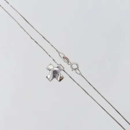 Kedja Venezia samt integrarat hänge längd 41,5cm bredd ca 0,6mm hänge ca 10mm, vitguld, ojämn länk 14K Vikt: 2,4 g
