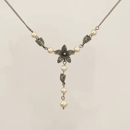 Collier Pansar med markasiter och pärlor 42cm hänget 48mm 925/1000 silver Vikt: 6,4 g