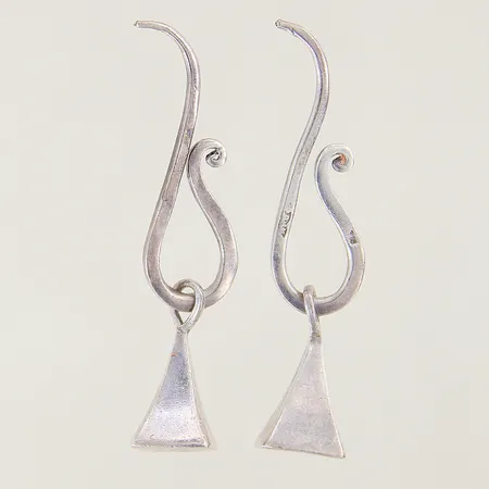 Ett par örhängen, defekta, silver 925/1000 Vikt: 10,4 g