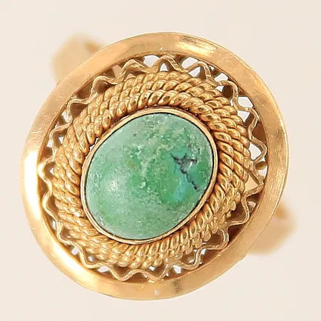 Ring med turkos samt dekor stl:15½ bredd: 1,7-15,8mm, repig skena 18K Vikt: 4 g