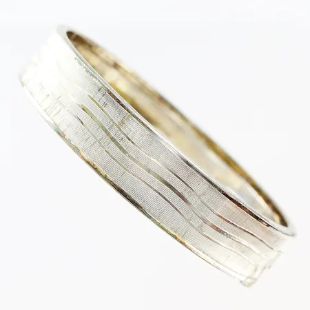 Stelt armband innermått 64x55mm, bredd 14mm, silver 830/1000 Vikt: 24,6 g