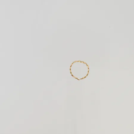 Ring med stenar skadad 18K 2,9g.