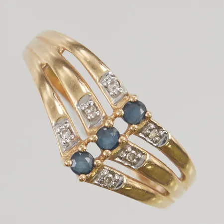 Ring stl18 bredd:1,4-9mm med stenar 18K 2,1g.