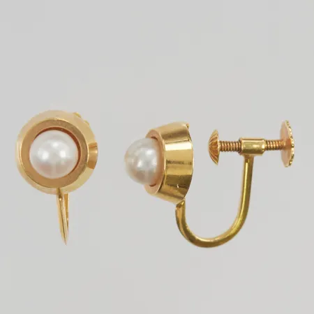 Örhängen 8,3mm med pärlor 18K 2,4g.