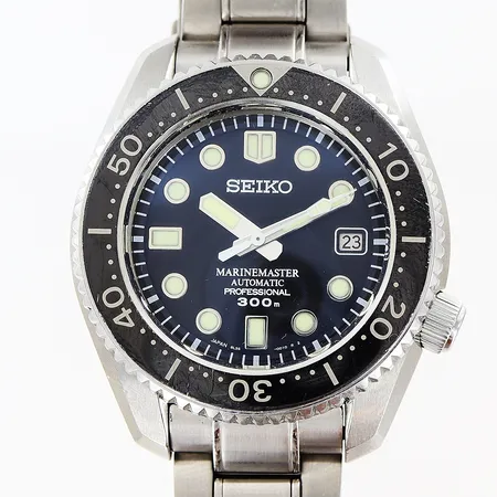 Herrur Seiko MarineMaster Professional 300m, stål, automatisk, Ø42mm, ref 8L35-00K0, serienr 580150, datum, tunna repor på glas, märken och skav på vridring, originallänk med viklås ca 18,5cm, inga tillbehör.