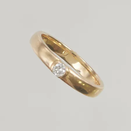 Ring stl19,5 bredd:3,5mm med diamant 0,15ct enligt gravyr, 18K 5,4g.