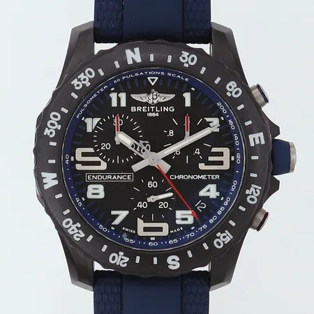 Herrur Breitling Professional Endurance Pro breitlight quartz Ø44mm ref-nr: X82310 serie-nr: 8094186 datum kronograf safirglas gummiband krona med slitage kronograf återställer ej korrekt gummiband med slitage bruksslitage inga tillbehör.