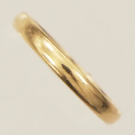 Ring stl:16¼ gravyr 18K Vikt: 2,9 g