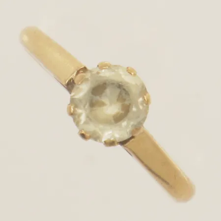 Ring med vit sten stl:17 bredd 1,7mm gravyr 18K Vikt: 2,6 g