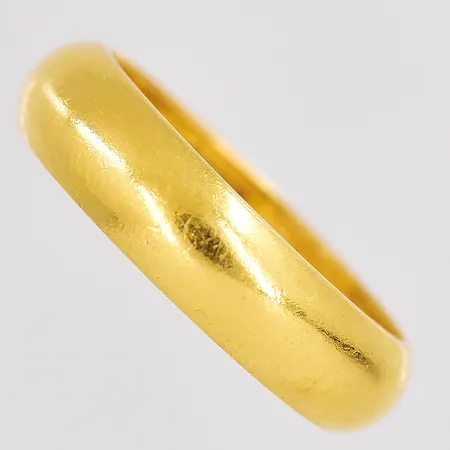 Ring stl:16½, bredd 4,8mm graverad 23K Vikt: 7 g
