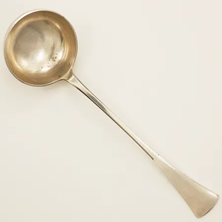 Såsslev 23cm monogramgravyr silver Vikt: 99,4 g