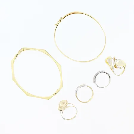 2 stela armband 4 ringar 3 med stenar, 1 sten saknas, allt med bucklor, hack och slitage, 14K Vikt: 22,4 g