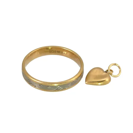 Ring + hänge Hjärta i 18K guld, slitage, bucklor Vikt: 4,9 g