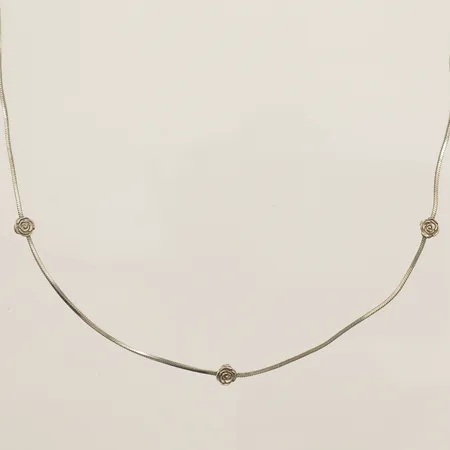 Collier med blomdetaljer 42cm bredd 0,9mm 925/1000 silver Vikt: 4,5 g