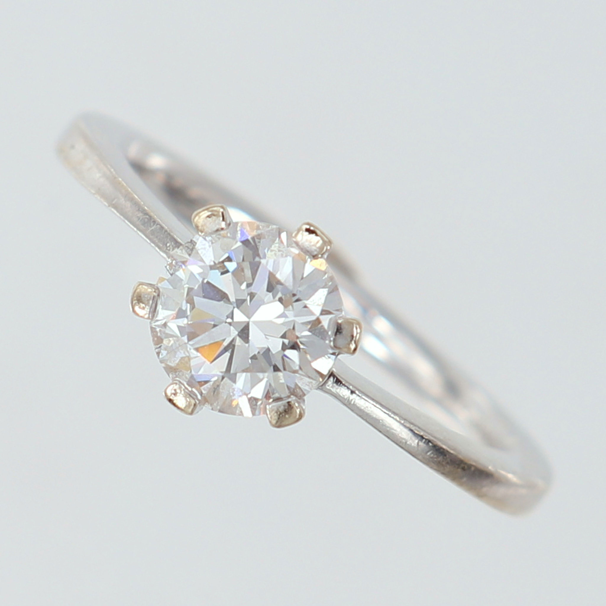 Ett par örhängen Ø12x14mm skeva defekta 14K Vikt: 0,7 g