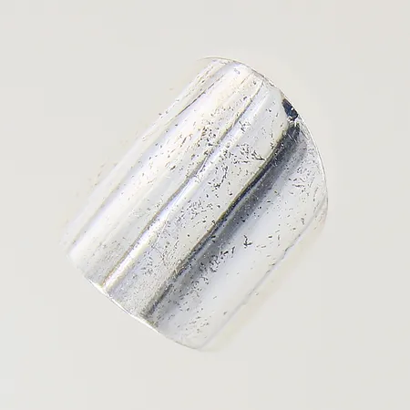 Ring stl ca 12 bredd 18mm ställbar skena silver 925/1000 Vikt: 5,2 g