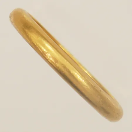 Ring stl:22¼ bredd 3,2mm personlig gravyr 23K Vikt: 7,9 g