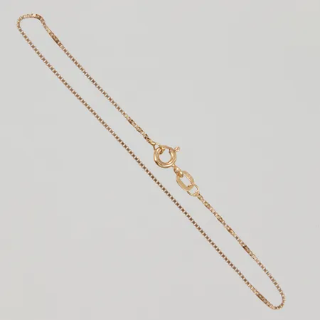 Armband Venezia ca 18cm, bredd 0,8mm, länkbit tilltryckt vid lås, GHA 18K Vikt: 1 g