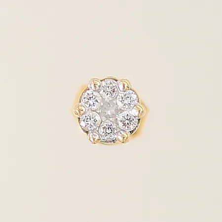 Udda örhänge med diamanter 1xca 0,03ct 6xca 0,01ct 15x4,8mm GHA 18K Vikt: 0,7 g