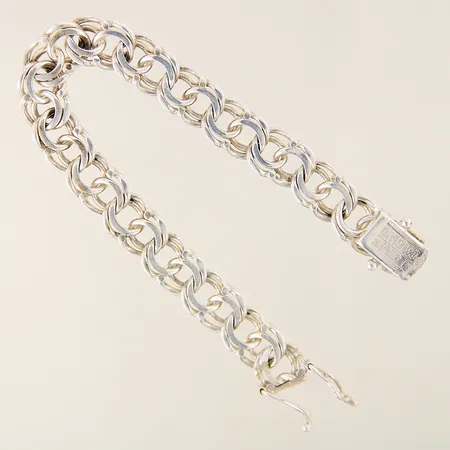 Armband Bismarck längd 18cm bredd 10mm, del av lås saknas, silver 830/1000 Vikt: 22,2 g