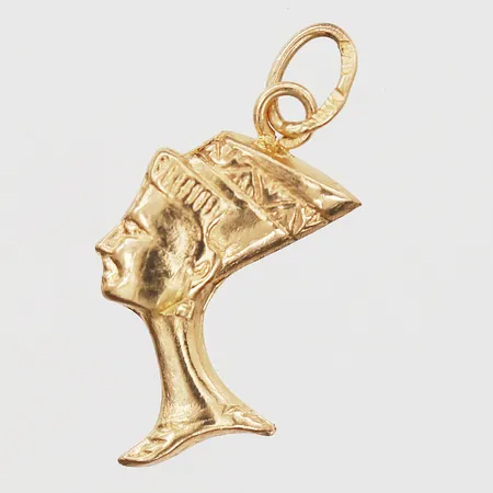 Hänge i form av Nefertiti, höjd 20mm, inklusive ögla, 18K guld Vikt: 0,4 g