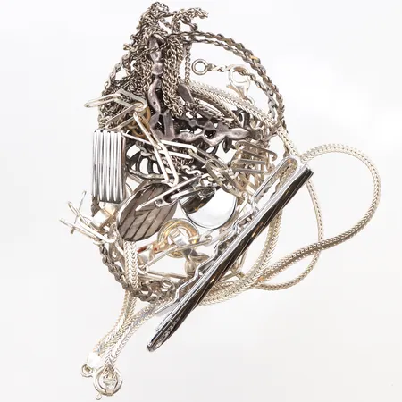Diverse silversmycken, delvis defekta, 830-925/1000 silver. Vikt: 44,6 g
