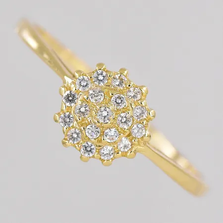Ring vita stenar stl:17¾ ovandel Ø 7,3mm 14K Vikt: 1,2 g