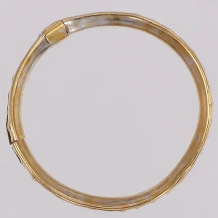 Ring med vita stenar stl:17, klippt 18K Vikt: 0,9 g
