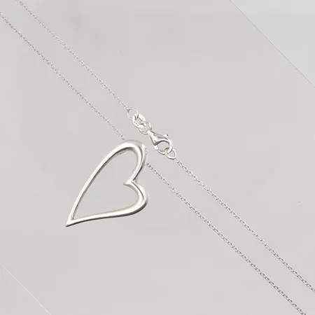 Kedja längd 45cm hänge hjärta ca 19x32mm GHA silver 925/1000 Vikt: 3,6 g