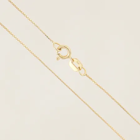 Kedja Venezia längd 47,5cm bredd 0,5mm ojämnheter 18K Vikt: 0,9 g