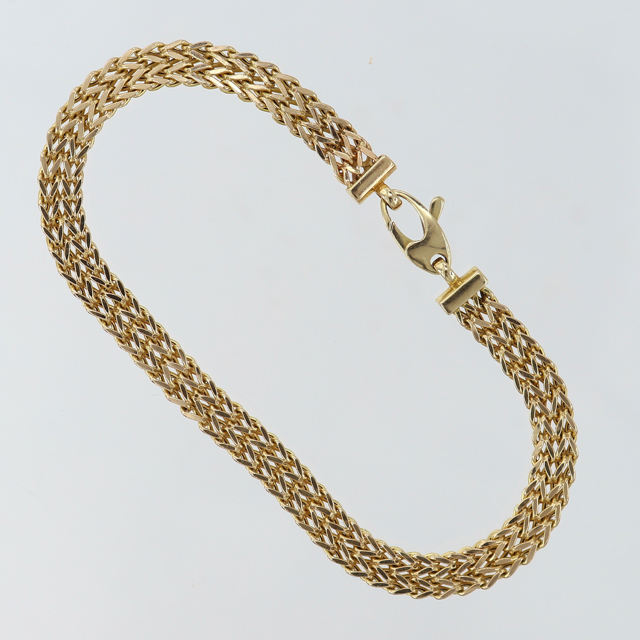 Ett par örhängen Ø12x14mm skeva defekta 14K Vikt: 0,7 g