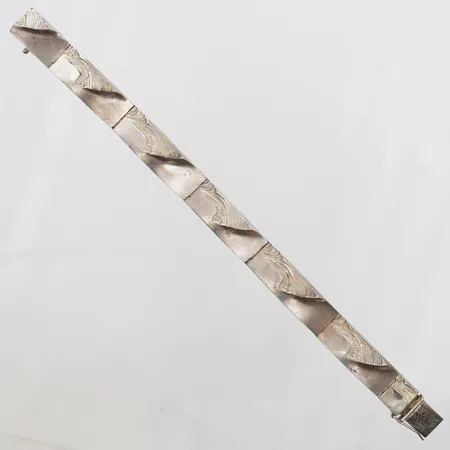 Armband Matti Hyvärinen modell Chilled champagne, Sirokoru, Finland, längd 18cm, bredd 10mm, silver 925/1000 Vikt: 23,3 g