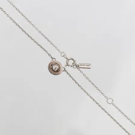 Collier Efva Attling med integrerat hänge Mini planet Ø 9mm, kedjans längd 42-45cm, silver 925/1000. Vikt: 3,1 g
