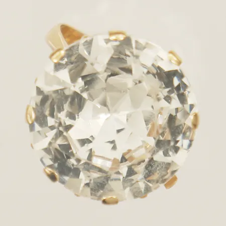 Ring med vit syntetisk spinell stl:16 bredd 4,1mm 14K bruttovikt 5,7g Vikt: 5,7 g