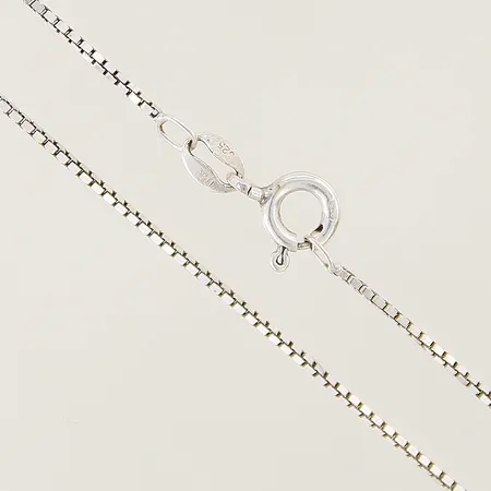 Kedja Venezia längd 40cm bredd 0,9mm ojämnheter silver 925/1000 Vikt: 2,4 g
