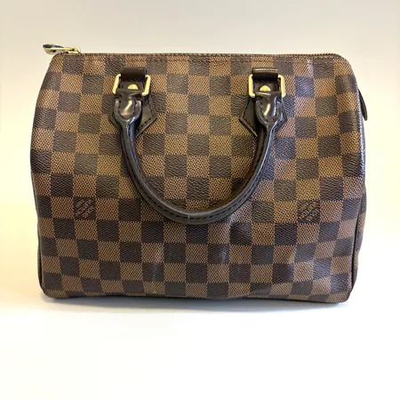 Väska Louis Vuitton Speedy 25 Damier beslag i gulmetall modell-nr: N41365 kvitto Birger Jarlsgatan 2019 dustebag kartong beslag och dragkedja med färgbortfall invändig lukt/rök.