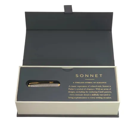 Penna Parker Sonnet Ciselé, sterlingsilver 925/1000 med guldpläterade detaljer, France, reservoar, guldspets 18K, mycket fint skick, original etui