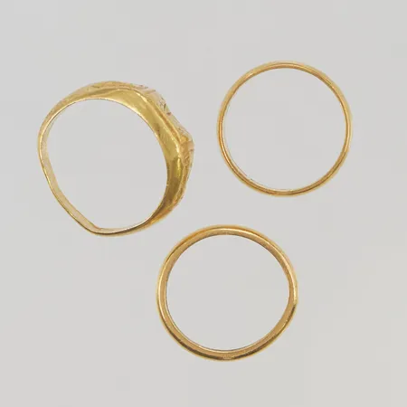 Ringar skador & gravyr finns 23K 18,4g.