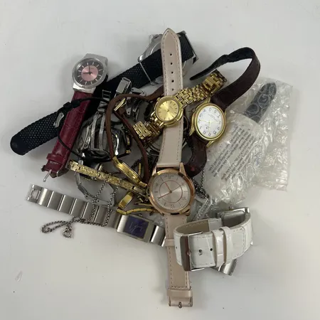 16st armbandsur, olika märken samt modeller samt ett mormorsur, ej funktionstestade