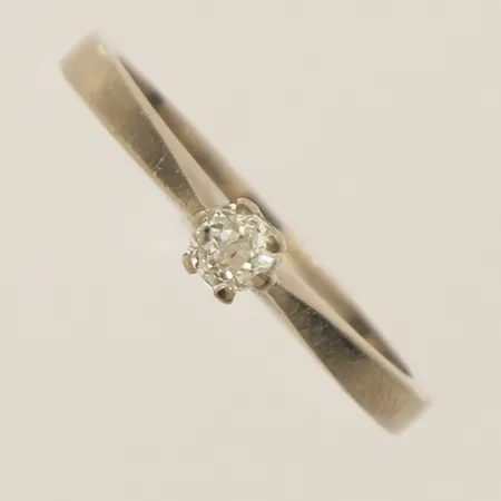 Ring med diamant 1xca0,10ct stl:17½ bredd 3,6mm Kå-Ce Guldsmedja Kurt-L Carlsson år 1989 Spånga repor vitguld 18K Vikt: 2,7 g