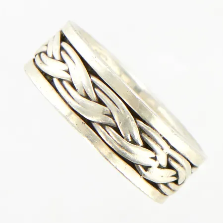 Ring mönster stl 21¼, bredd 8mm,. silver 925/1000.  Vikt: 9,8 g
