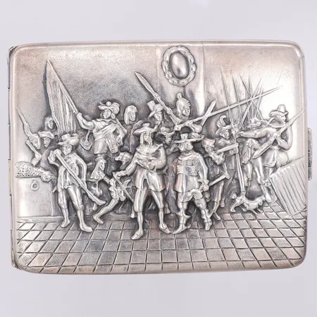 Cigarettetui i nysilver med soldatmotiv 10,4 x 8cm