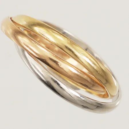 Ring tredelad, stl 17¾, bredd 2,3mm vardera, trefärgad, 18K  Vikt: 5,2 g