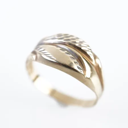 Ring, stl 18; bredd 10mm, 14k Vikt: 1,7 g