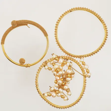 Diverse guld, pärlor, skadat, defekt, 21K Bruttovikt 62,1g Vikt: 62,1 g