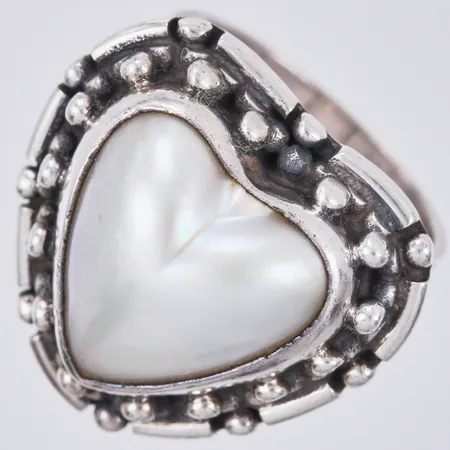 Ring "Moment 23" med odlad pärla hjärtformad stl. 16½, bredd: ca 8-18mm, silver 925/1000 Vikt: 12,1 g